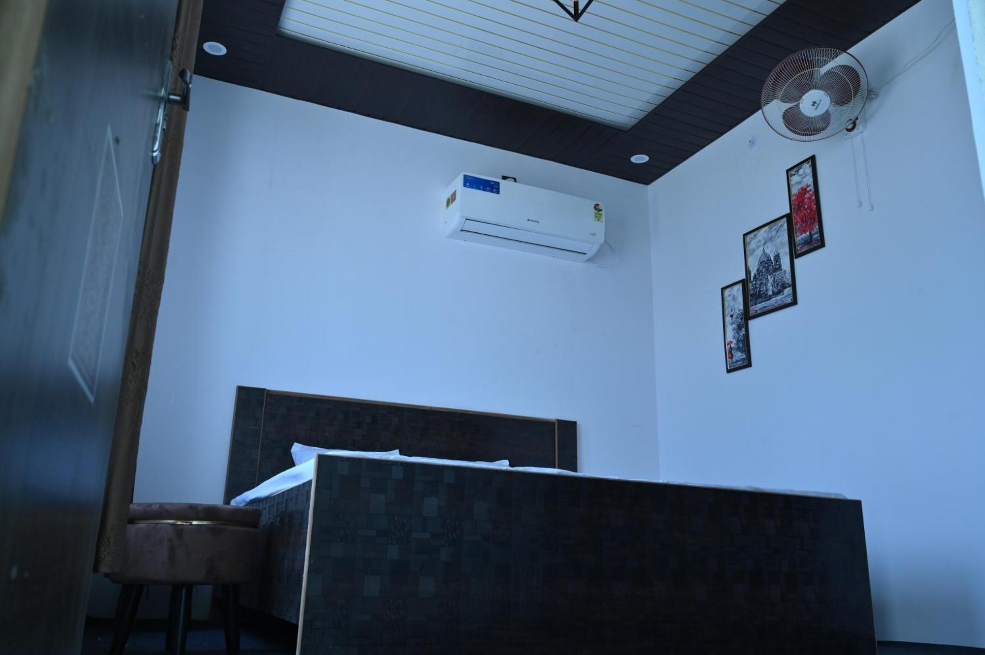 Privyrooms Gorakhpur Kültér fotó