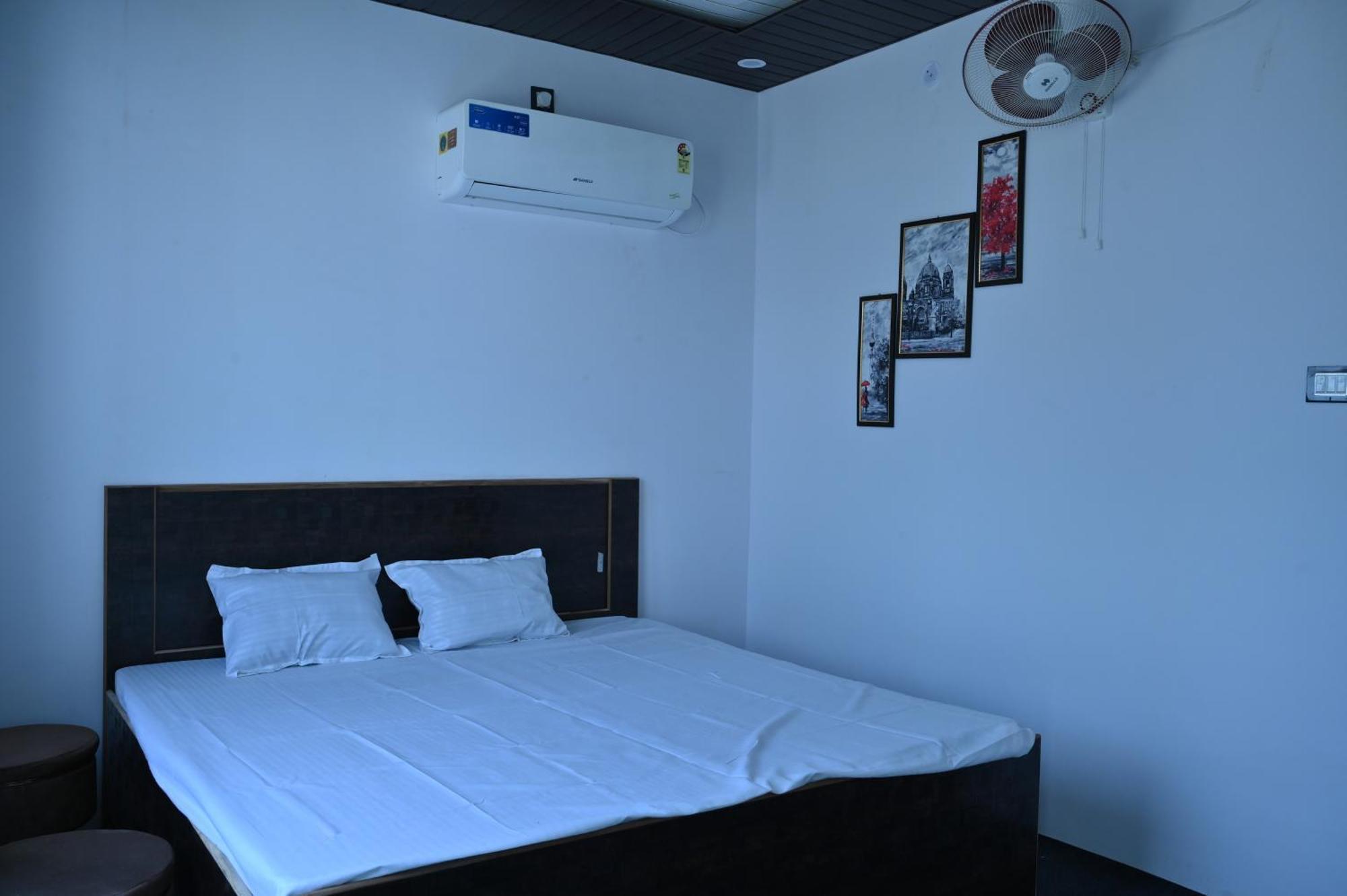 Privyrooms Gorakhpur Kültér fotó