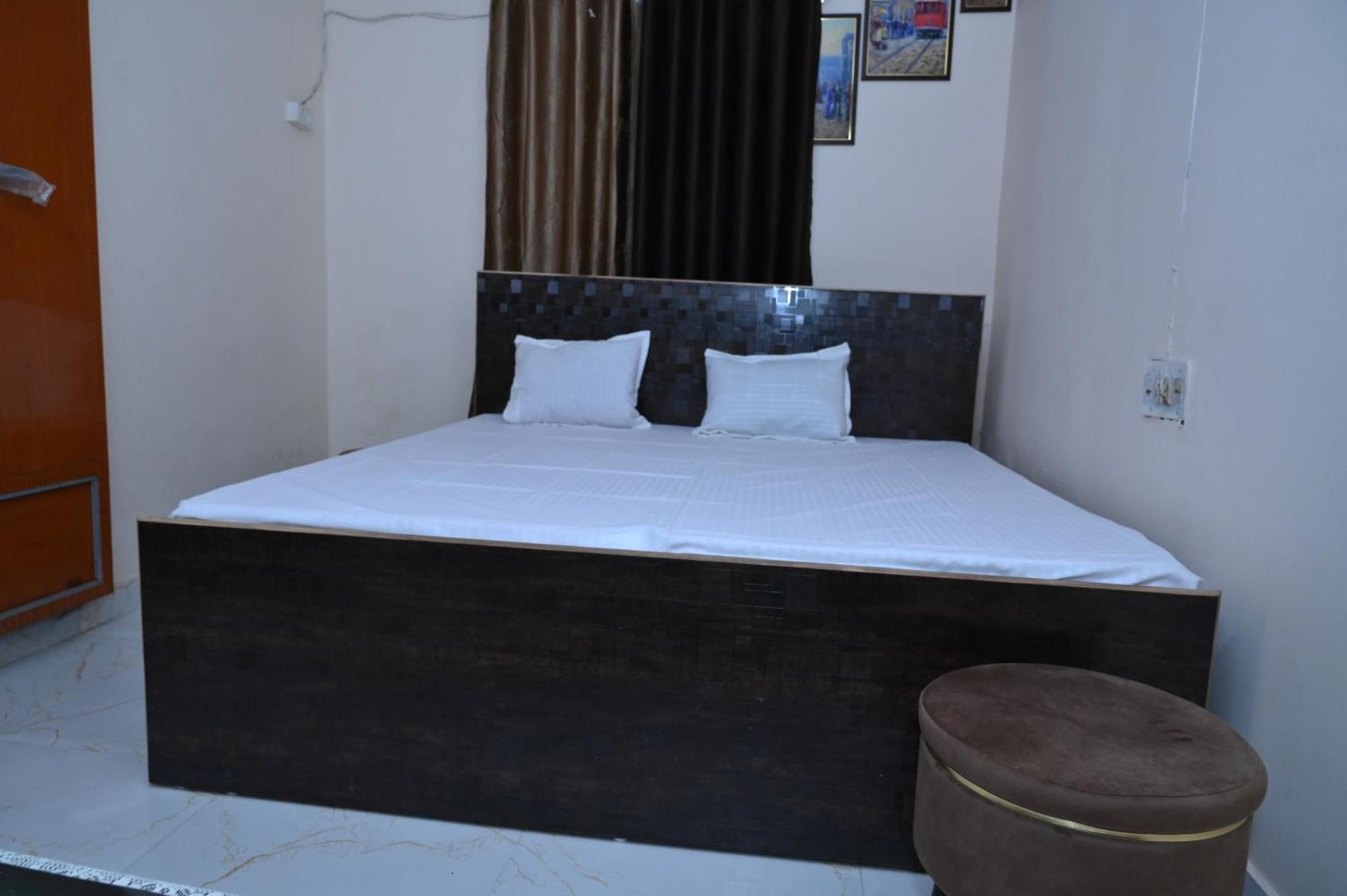 Privyrooms Gorakhpur Kültér fotó