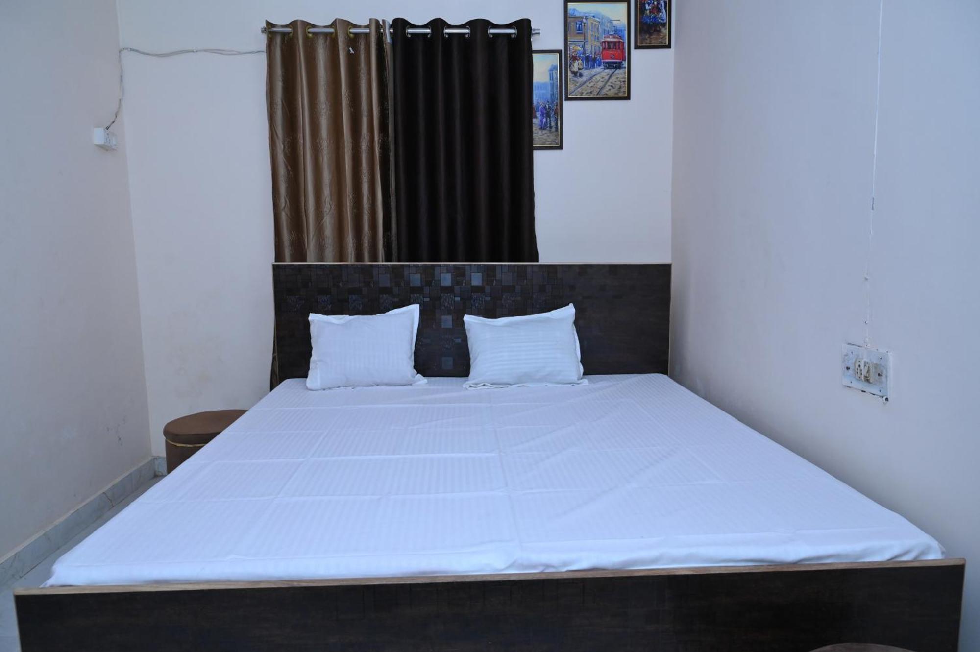 Privyrooms Gorakhpur Kültér fotó