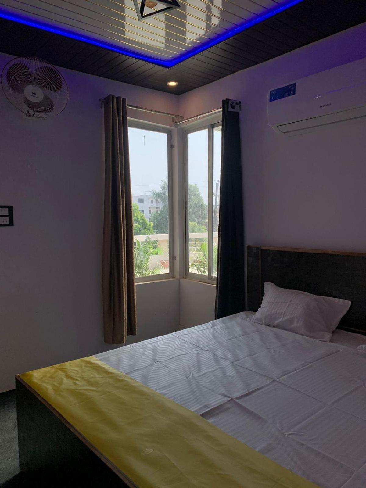 Privyrooms Gorakhpur Kültér fotó