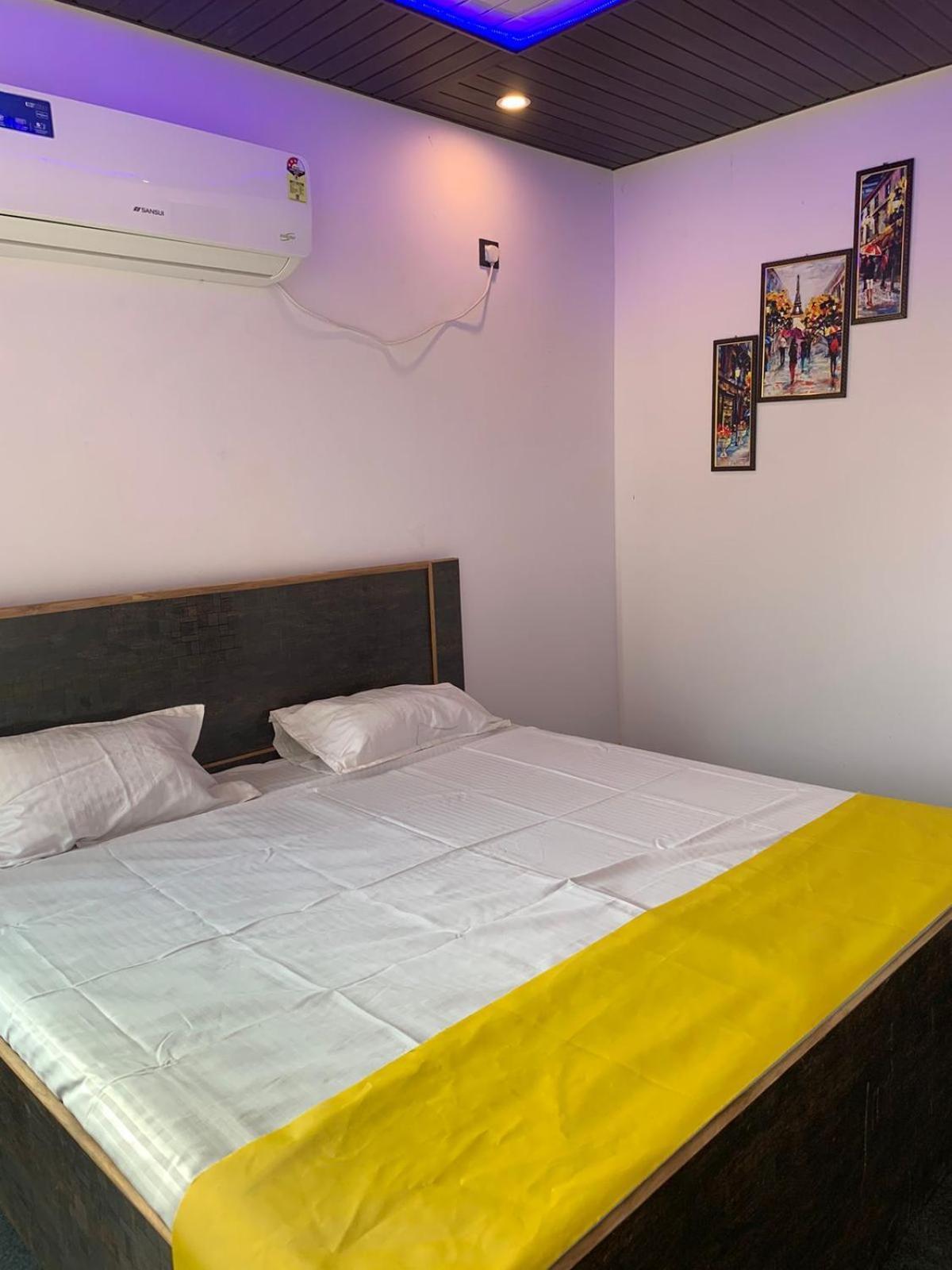 Privyrooms Gorakhpur Kültér fotó
