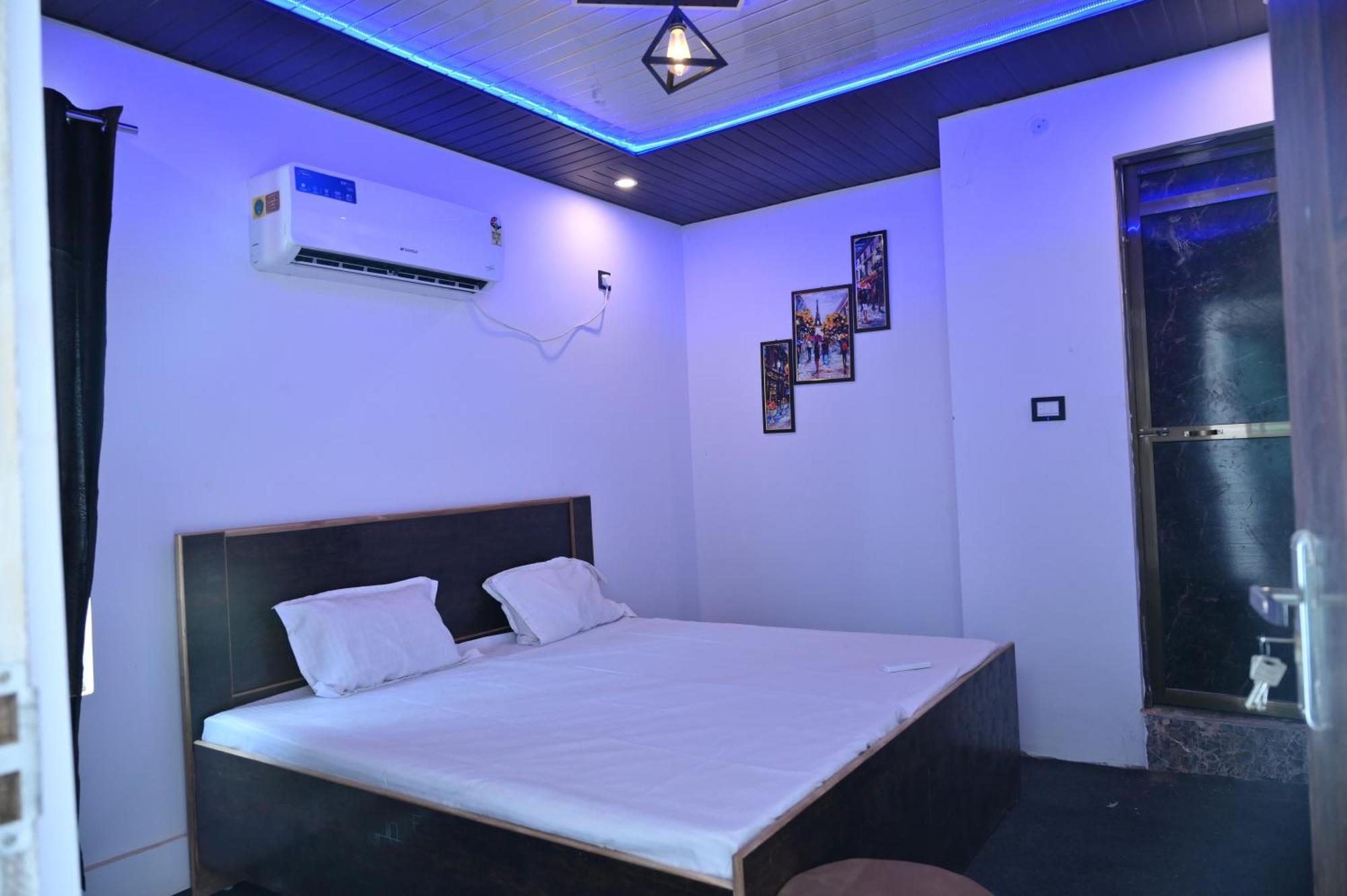 Privyrooms Gorakhpur Kültér fotó